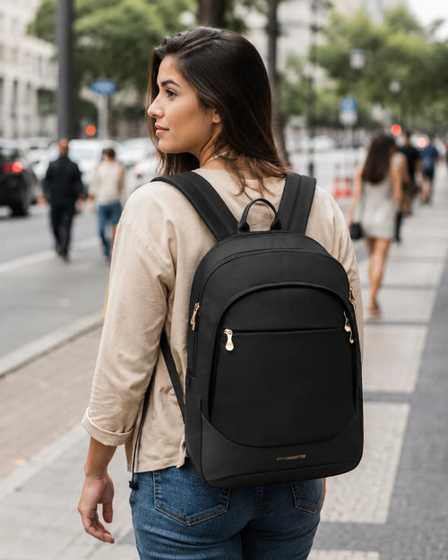 Mochila de Viagem Antifurto Bags Mart - Foto Lifestyle Uso Urbano