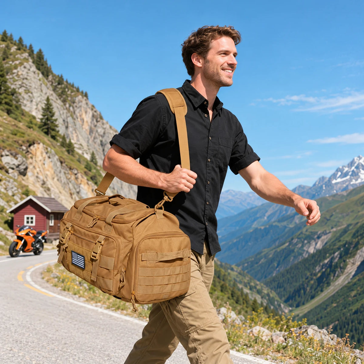Mochila Tática Masculina 33 L com Compartimento para Sapatos Bags Mart Cor Cáqui — produto em uso