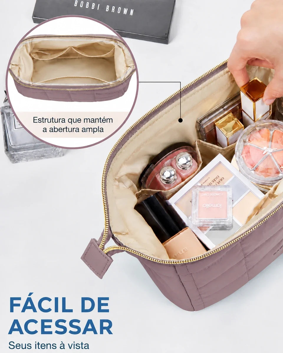 Abertura ampla — Necessaire de Maquiagem Puffer Acolchoada Bags Mart Cor Roxo Acinzentado