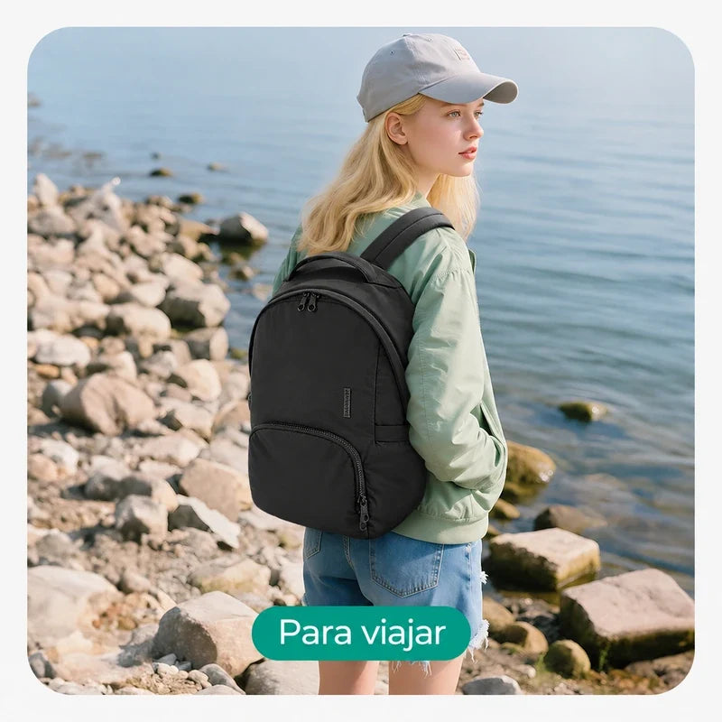 Produto em uso — Mochila de Viagem Feminina Ultraleve Resistente à Água Bags Mart Cor Preto