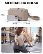 Bolsa Transversal Compacta 9 L com Alça Conversível Bags Mart Cor Marrom — dimensões em centímetros