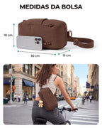 Bolsa Transversal Compacta 9 L com Alça Conversível Bags Mart Cor Café — dimensões em centímetros