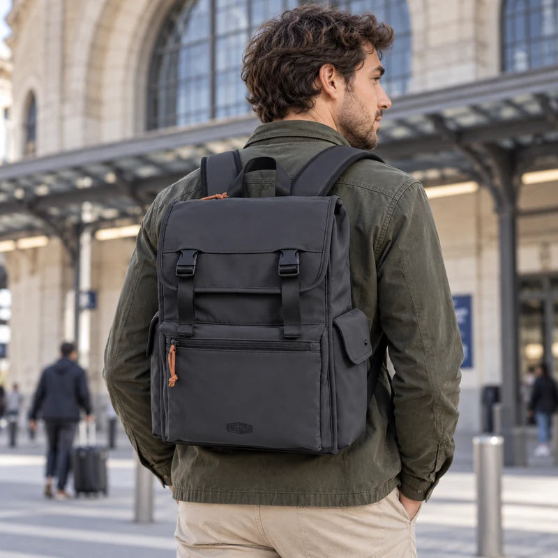 Mochila de Viagem Expansível 23 L Bags Mart Cor Preto — produto em uso