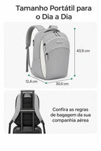 Mochila Executiva para Notebook com Cabo Retrátil Bags Mart Cor Cinza — Verso, faixa para mala e medidas em centímetros