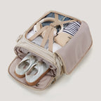 Mochila de viagem Bags Mart na cor Bege — interior com fitas de fixação e compartimento separado para calçados