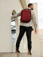 Mochila de viagem Bags Mart na cor Vermelho — mochila em uso