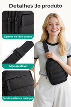 Zíperes, alça ajustável e tecido resistente a respingos — Pochete Transversal Acolchoada Puffer 5 L Bags Mart Cor Preto