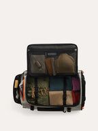 Mochila de Viagem com Rodas 43 L Bags Mart Cor Cinza — interior com objetos de demonstração