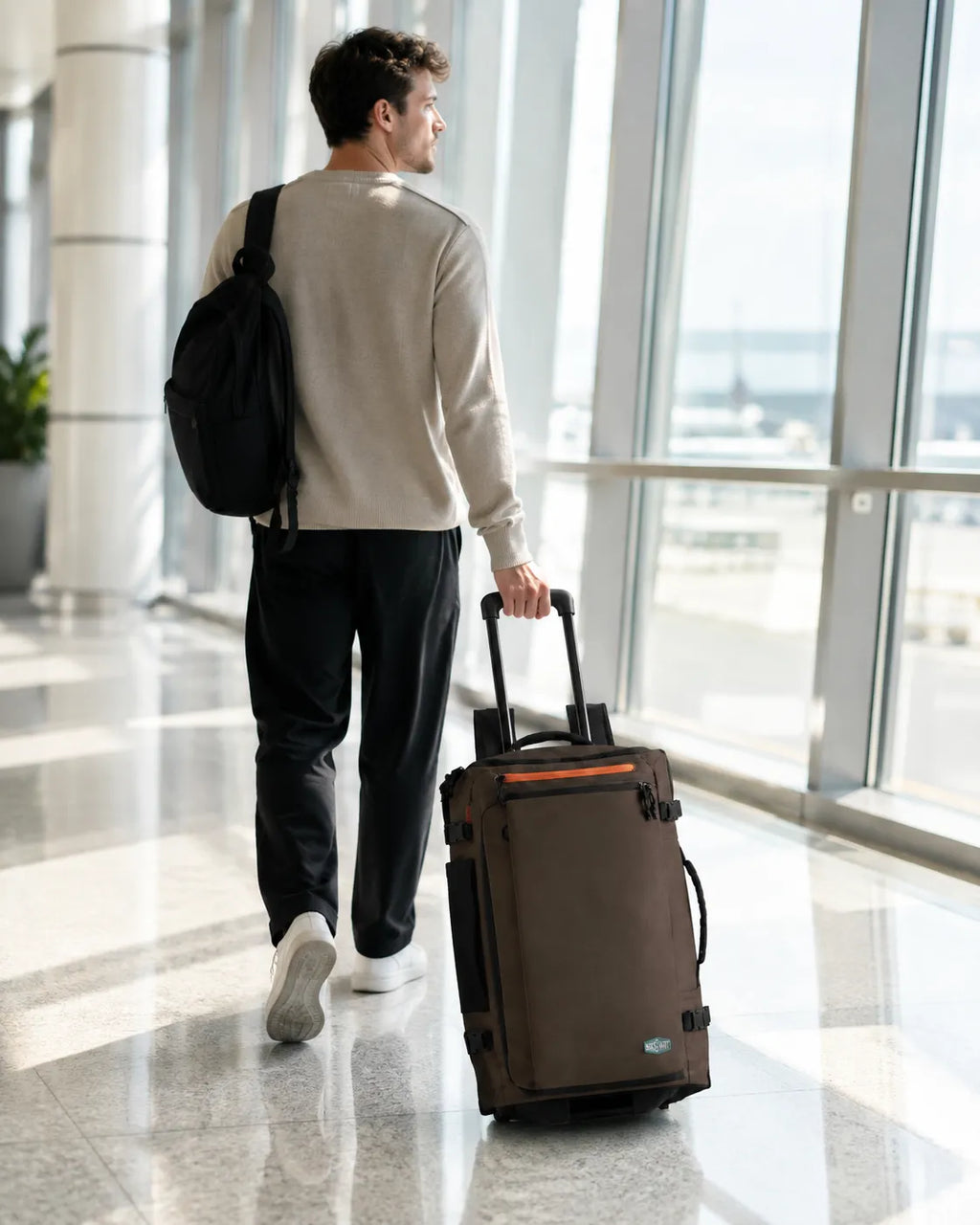 Mochila de Viagem com Rodas 43L Café - dobrável para fácil armazenamento
